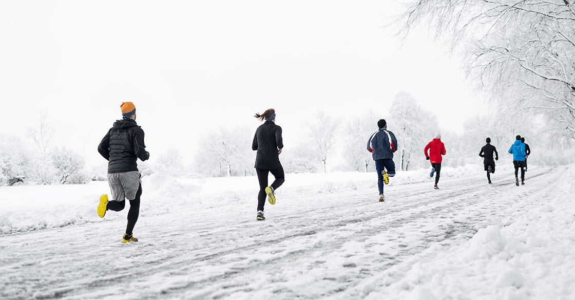 běh v zimě skupina